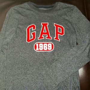Super soft long sleeve Gap shirt